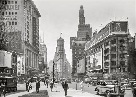 Shorpy Historical Picture Archive :: Times Square: 1935 high-resolution ...