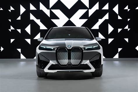 Xe BMW mới có thể đổi màu chỉ bằng một nút nhấn | baotintuc.vn