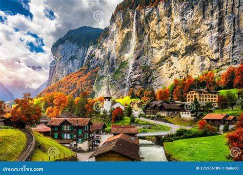 Captivating Autumn View of Lauterbrunnen Valley with Gorgeous Staubbach ...