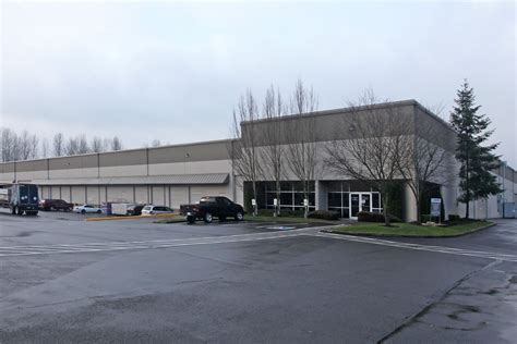 Amazon Closes Shipping Warehouse Near Seattle as It Opens Another