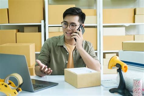 Photo of Business Owner Calling Someone 的图像结果