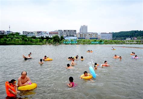 绍兴水质越来越好 水乡人又开始在河里游泳了——浙江在线