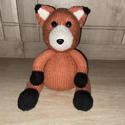 Alien Knitting Pattern 的图像结果