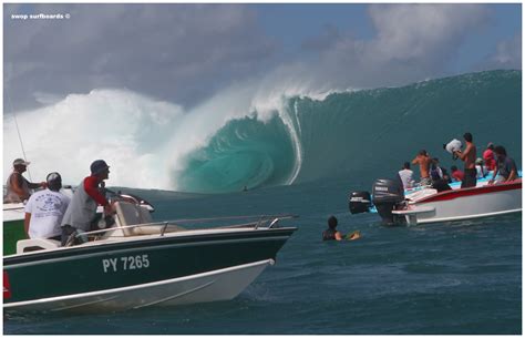 Teahupoo Code Red 的图像结果