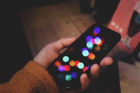 Mobile Phone in Hand 的图像结果