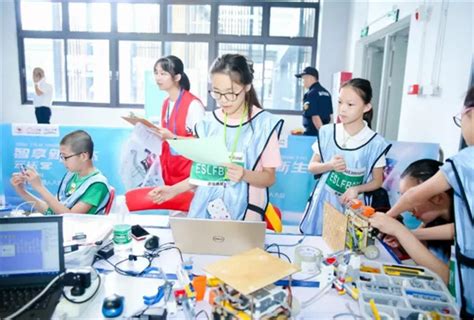 我院学生在河南省第四届CCPC大学生程序设计竞赛中再获佳绩