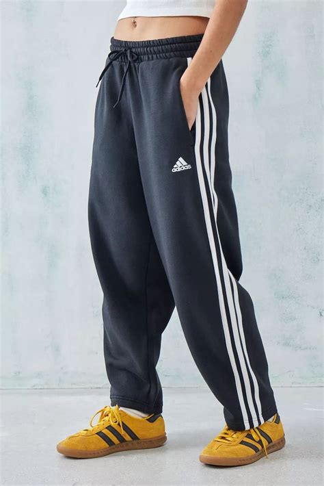 Adidas 3 on sale stripe joggers women's