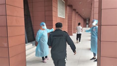 贵州大学留学生：参与志愿服务 携手共抗疫情_腾讯新闻
