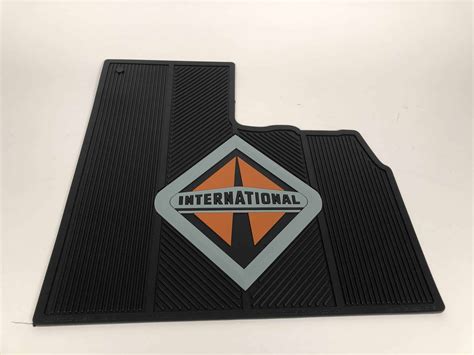 2504882C2 | International Trucks 9000 Series Floor Mats (Rubber ...