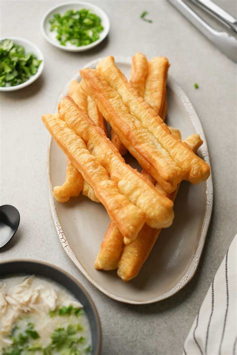 Chinese Donut Recipe (Youtiao / Dầu Cháo Quẩy) - Hungry Huy