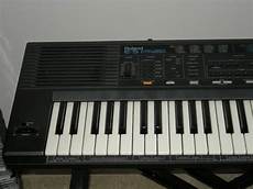 piedistallo tastiera roland e5 synth workstation tastiera midi 1849835 su piedistallo tastiera roland e5 synth workstation tastiera midi 1849835 su