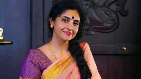 മേതിൽ ദേവികയും മകനും ഓസ്ട്രേലിയയിൽ സ്ഥിരതാമസമാക്കും; റസിഡന്റ്സ് വിസ ...