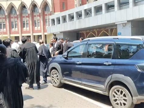 Mamata Banerjee appears at Calcutta High Court in lawyer attire