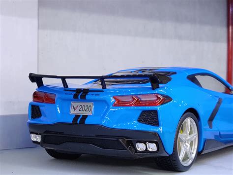 2020 Chevrolet Corvette Stingray C8 High Wing blue 1:18 Maisto diecast ...
