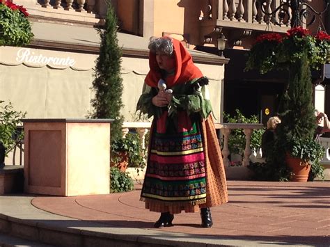 Wordless Wednesday: Telling a Story at Epcot’s Festival of Holidays ...