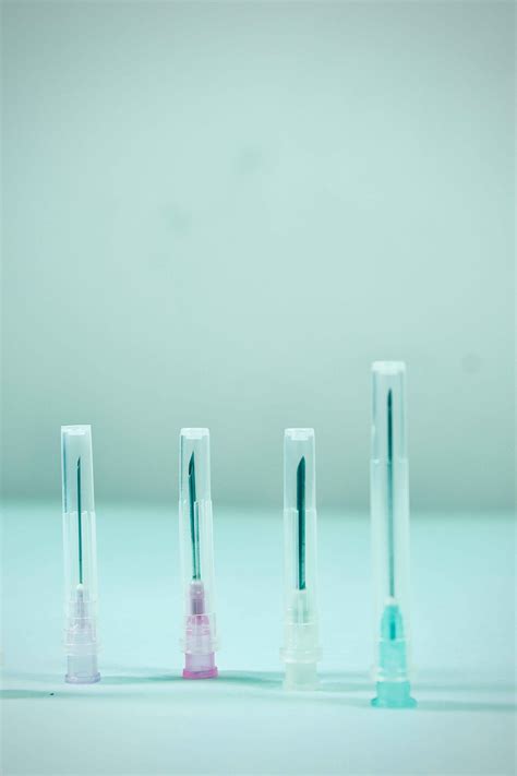Hypodermic Syringe & Needles