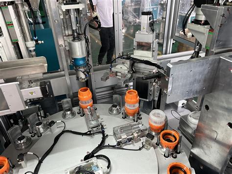 Tube Connection Machine 的图像结果