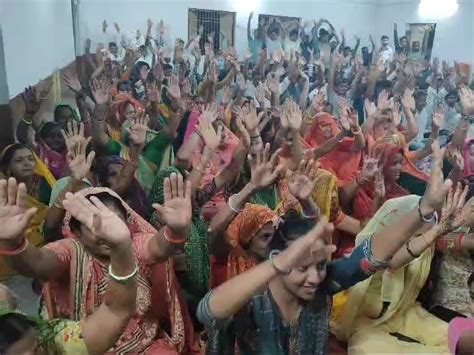In Umreth, the youth and women of the Rajput community took an oath to ...