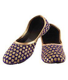 traditional shoes thumbnail 3