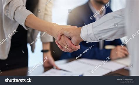 Business Handshake with Thank You Image 的图像结果