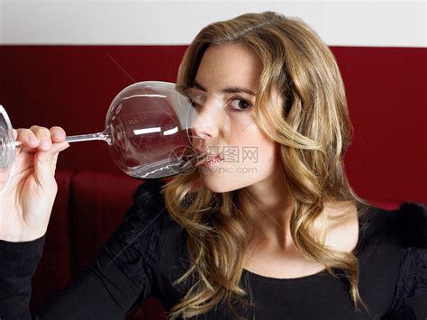 女人喝红酒的最佳时间，你喝对了吗？ - 知乎