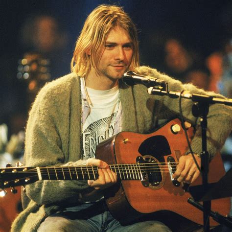 Kurt Cobain's wooly sweater - could THIS be it? : r/MandelaEffect