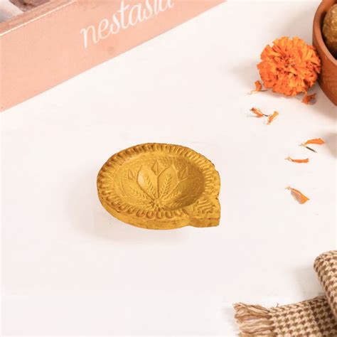 Set Of 48 Geometric Petal Terracotta Diyas Online - Premium Candle ...