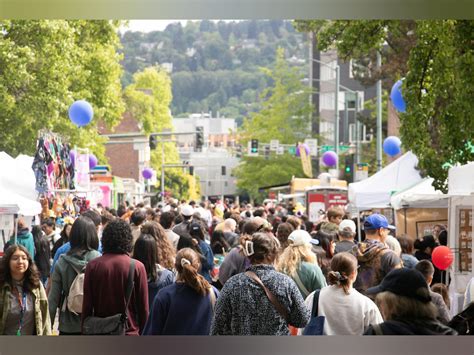 A weekend at the U-District Street Fair - The Daily