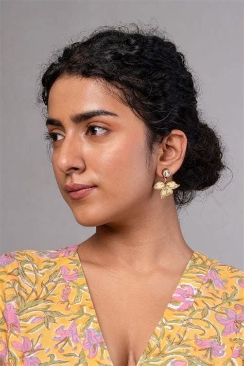 WHE Green Bloom Repurposed Fabric And Wood Leaf Earrings – Okhaistore