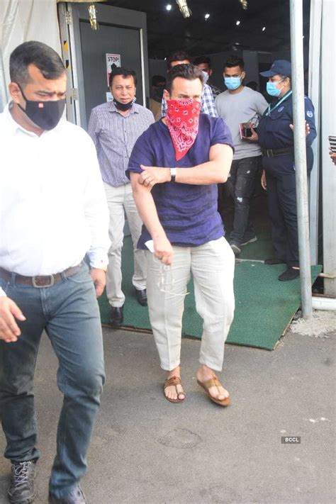 Photos: Saif Ali Khan takes the first shot of Covid-19 vaccine | Hindi ...