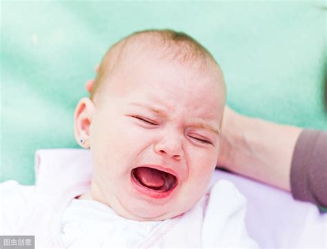 三个月婴儿哭闹高峰期（学会听懂宝宝的啼哭）-幼儿百科-魔术铺