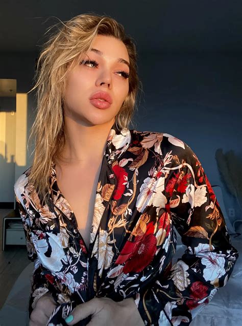 Emma Rose | Scrolller