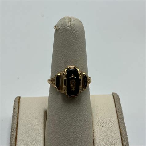 1964 Jostens 10K Gold Class Ring (B1-MG) | EstateSales.org