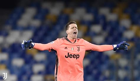 Insigne hands Napoli victory - Juventus