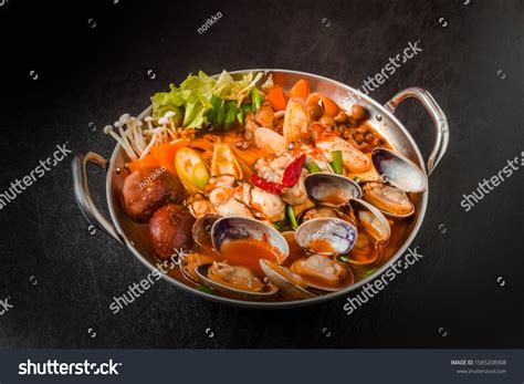 Typical Korean Seafood Hot Pot Jjigae Stock Photo 1585208908 | Shutterstock