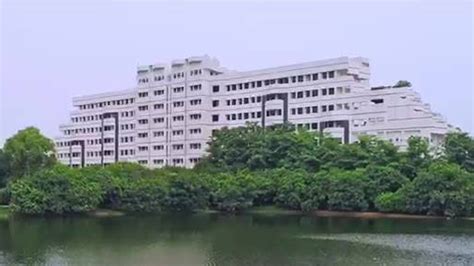 भारत के इन 10 इंजीनियरिंग कॉलेज के आगे फीके है IITs, इनमें JEE Main ...