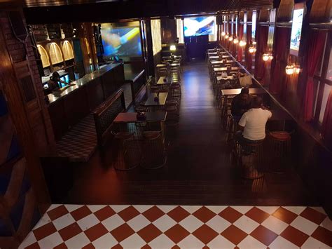 The Lords And Barons Tavern On Park Street | LBB, Kolkata