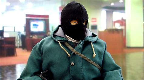 44 Minutes: The North Hollywood Shoot-Out (2003) - Plex