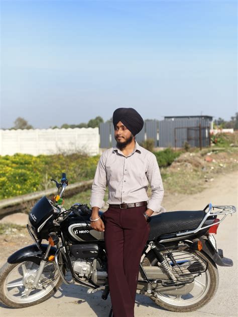 Gurvinder Singh | Cross-Platform Developer & Graphic Designer