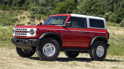 Ford Launches ‘60s-Inspired Bronco, Bronco Sport Trims | AutoTrader.ca