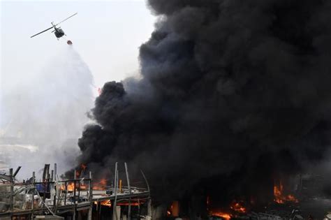 爆炸阴影犹在 贝鲁特港再起大火