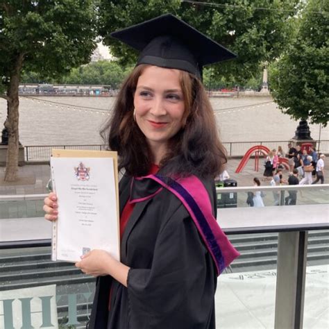 Abi - Drawing teacher - ₹3116/h