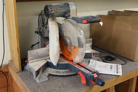 Lot - BOSCH MITER SAW