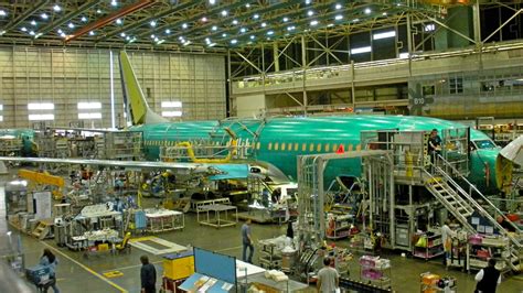 Boeing – 500% Increase In Employee Safety Reports After Blowout - Mentour Pilot