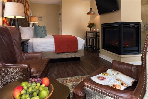 Singapore Room at The Hotel Saugatuck | Room, Modern room, Luxury rooms