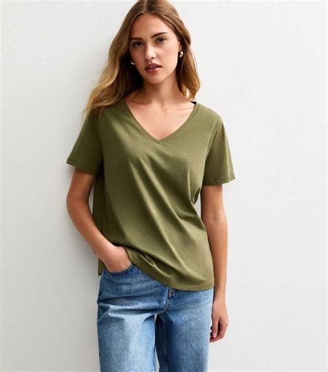 Dark Khaki Relaxed Fit V-Neck T-Shirt | New Look