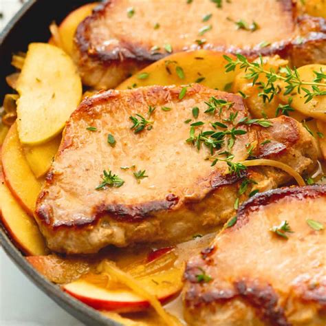 Pork Chops with Apples and Onions Skillet