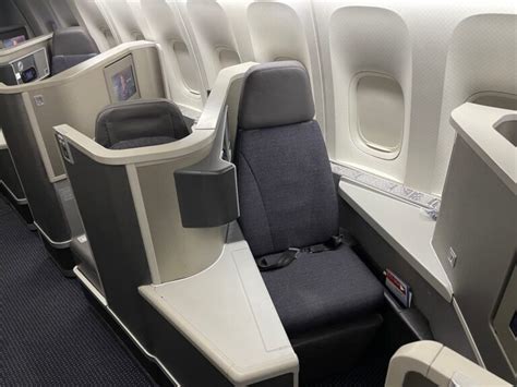 American Airlines Business Class 的图像结果