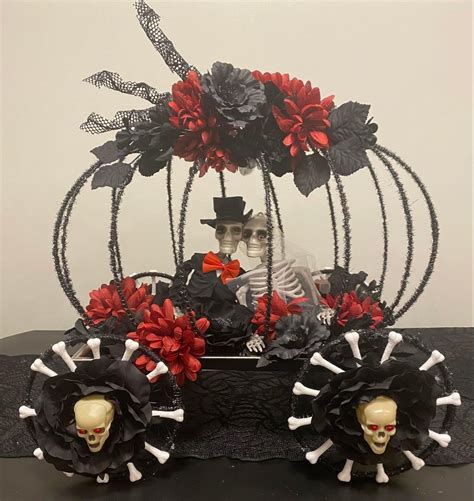 Pin by Liz Miranda on Halloween | Halloween crafts decorations ...
