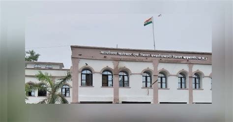 Daily Wage Workers of Madhya Pradesh caiged in Maharashtra Got Freedom ...